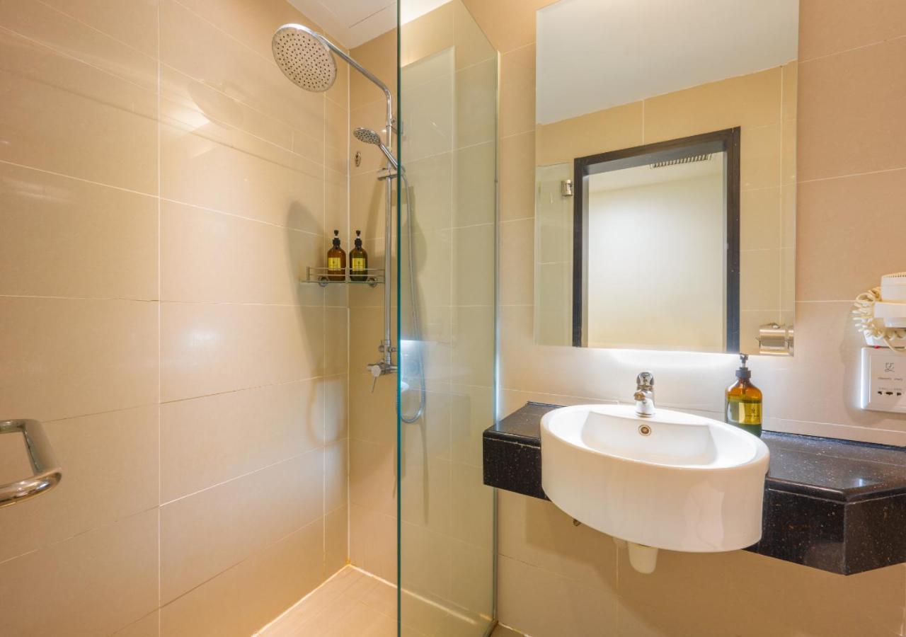 Greystone Centrestage Pj Hotell Petaling Jaya Exteriör bild
